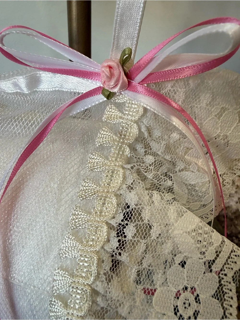 💐 Hand Crafted Floral Hand Towel with Matching Toilet Paper Sachet 💐